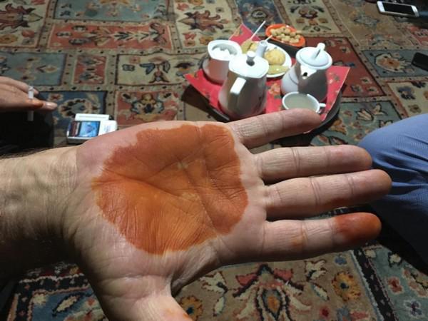 طرز استفاده حنا مشکی سنتی