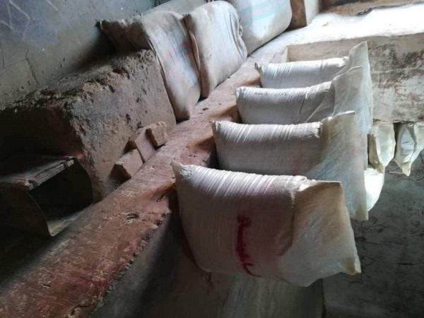 مراحل تهیه حنا مشکی کیلویی